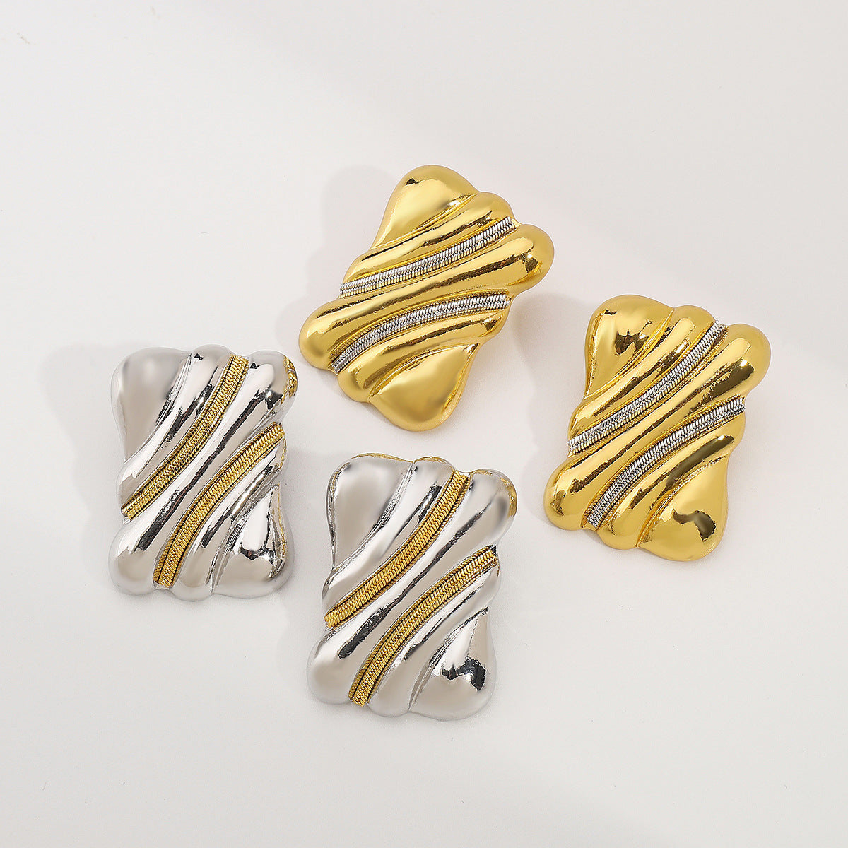 Pendientes de aleación geométricos minimalistas para mujer con acabado chapado y postes de acero inoxidable