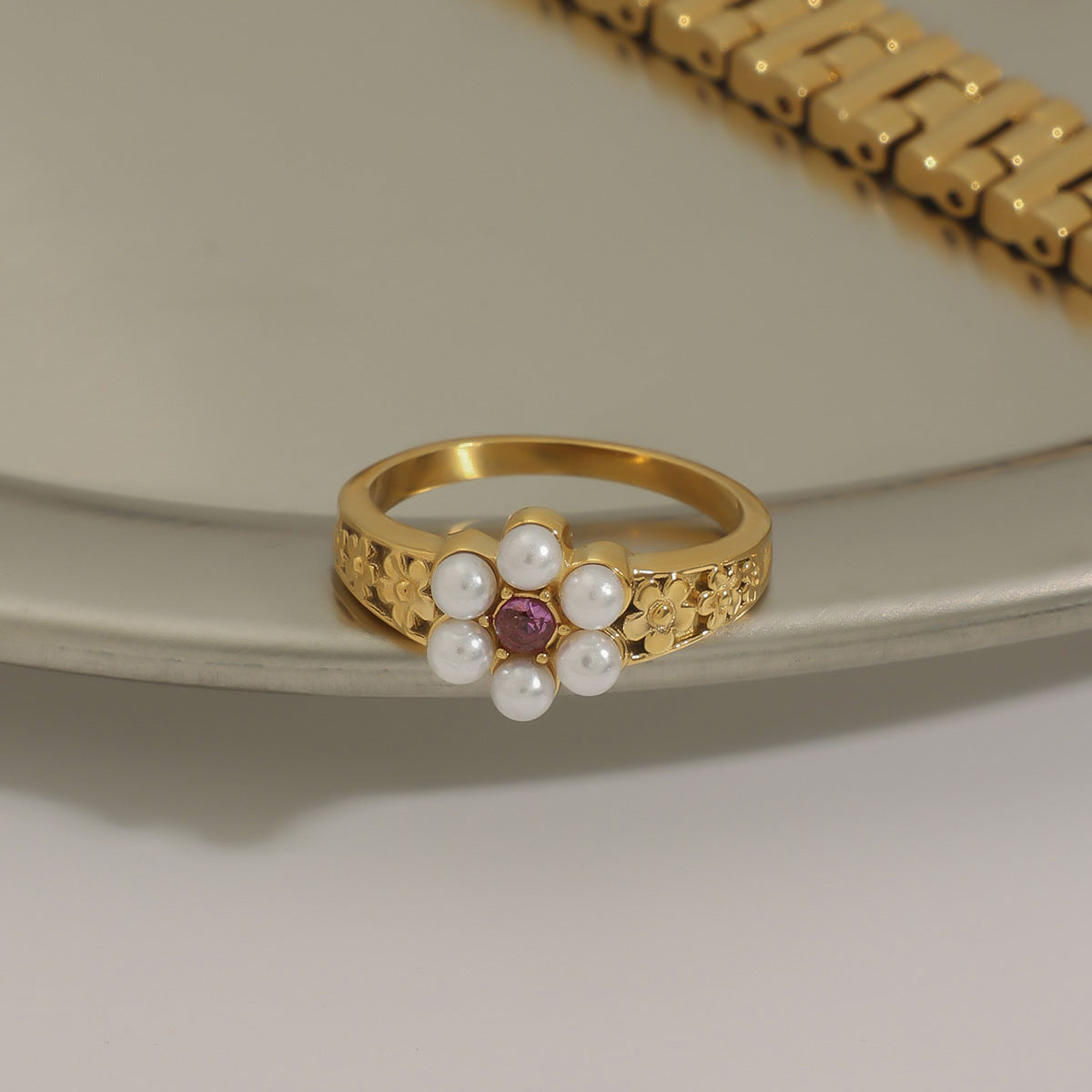 Elegant Geometric Stainless Steel Plated Ring with Pearl Inlay for Women