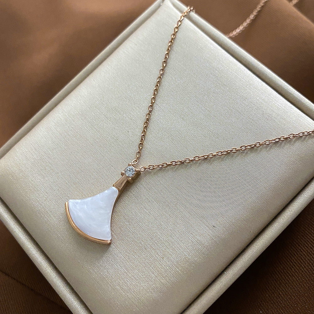 Minimalist Animal-Shaped Titanium Steel Clavicle Necklace for Women with Electroplated Finish and Irregular Design