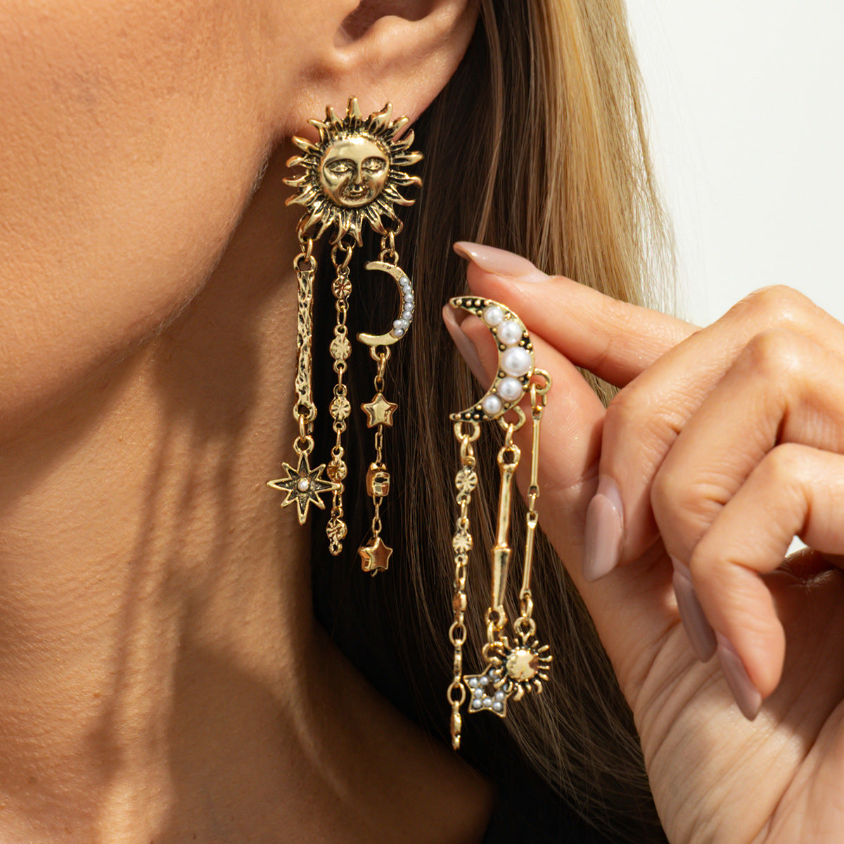 Vintage Geometric Floral Hollow Rhinestone Pearl Acrylic Plated Zinc Alloy Long Tassel Earrings for Women