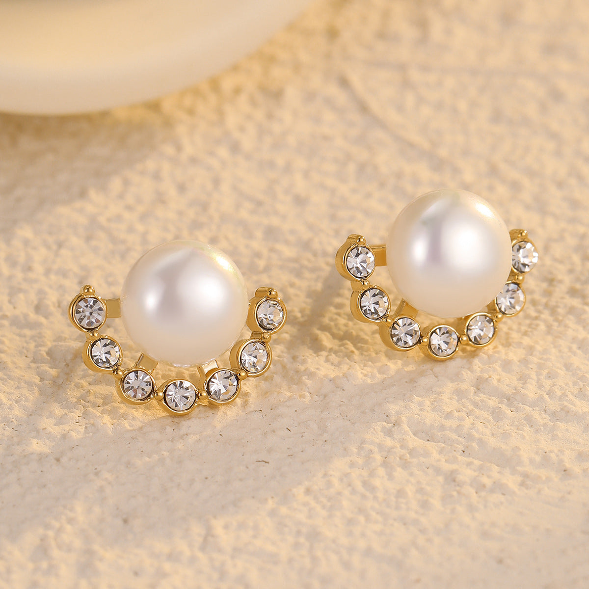 Pendientes de Acero de Titanio para Mujer con Perlas e Incrustaciones de Circonita, Estilo Francés Minimalista y Forma de Abanico