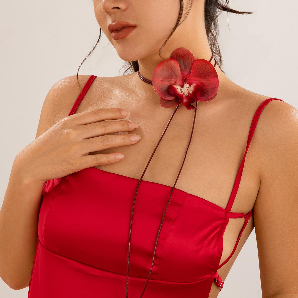 Floral Plastic Choker Necklace for Women