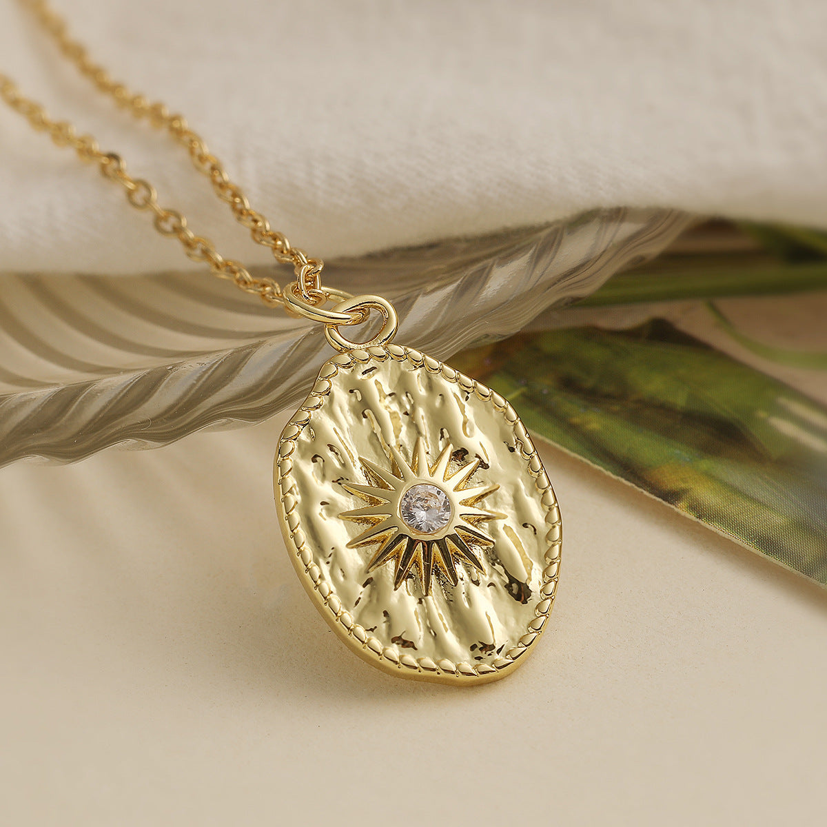 Minimalist Retro Geometric Pendant Necklace for Women in Copper with 18K Gold Plating and Zircon Inlay