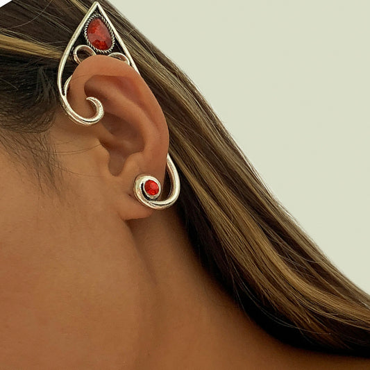Orecchino a clip gotico vintage da donna a forma di fata con gemma rossa, corpo in metallo a forma geometrica e finitura galvanizzata