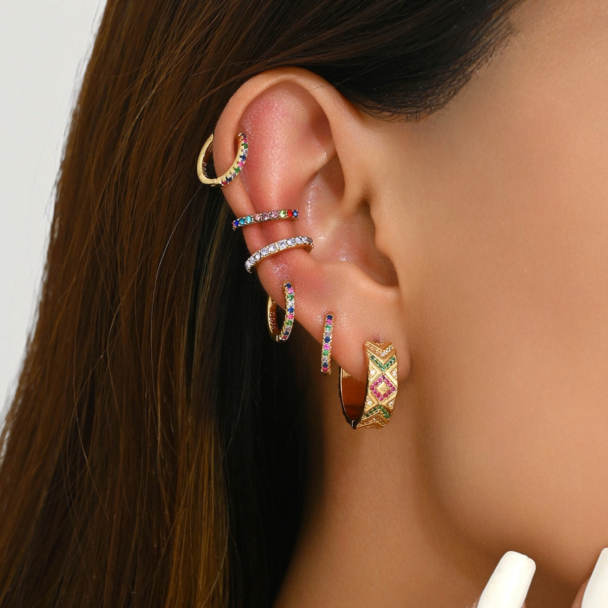 Orecchini a perno geometrici da donna con intarsi in zircone e perni in acciaio inossidabile