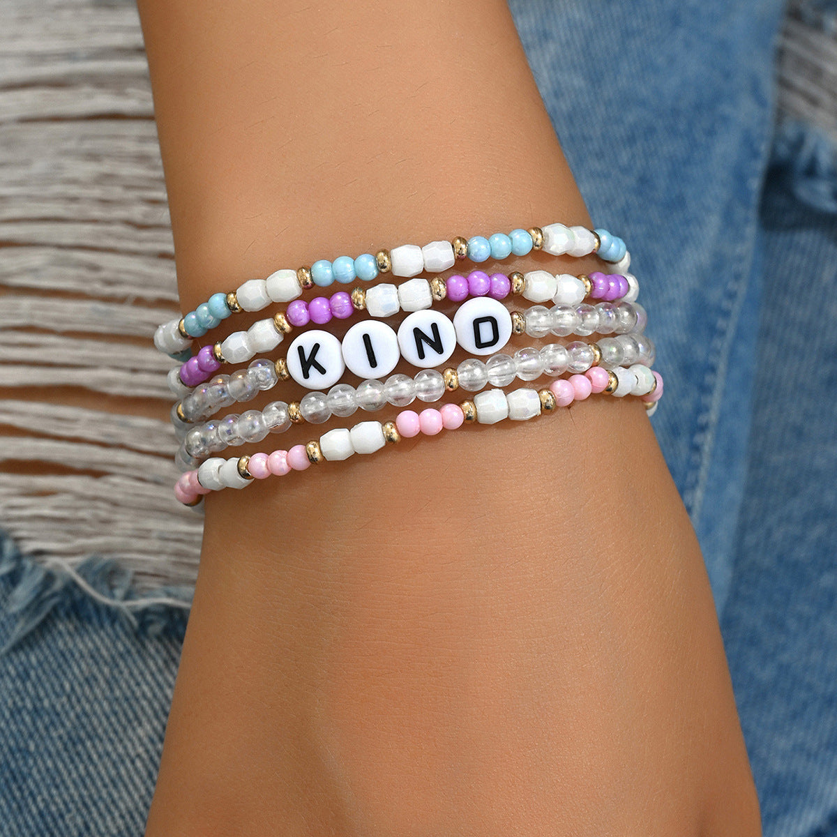 Bracciale da donna minimalista OL con perline e ciondolo a forma di lettera, con perline colorate Miyu dalla forma geometrica