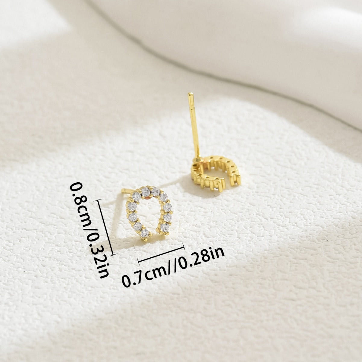 Aretes Minimalistas Geométricos en Forma de U para Mujer con Incrustaciones de Circonita y Postes de Acero Inoxidable