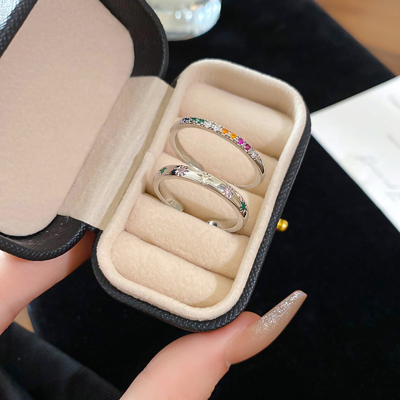 Anello da donna aperto a rombo a forma di fiore di iris in rame con intarsio di zirconi, ispirato al vintage