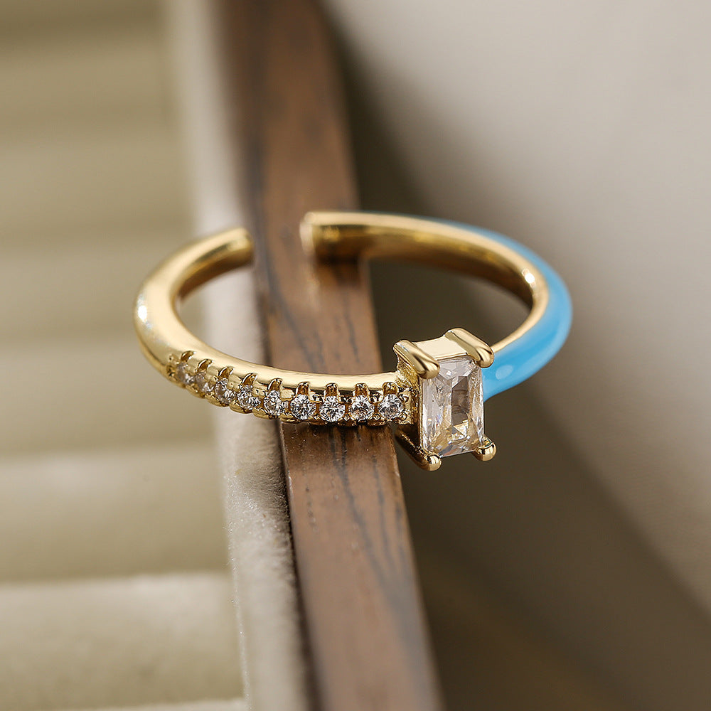 Anello geometrico minimalista in rame con placcatura in oro 18 carati e finitura smaltata da donna