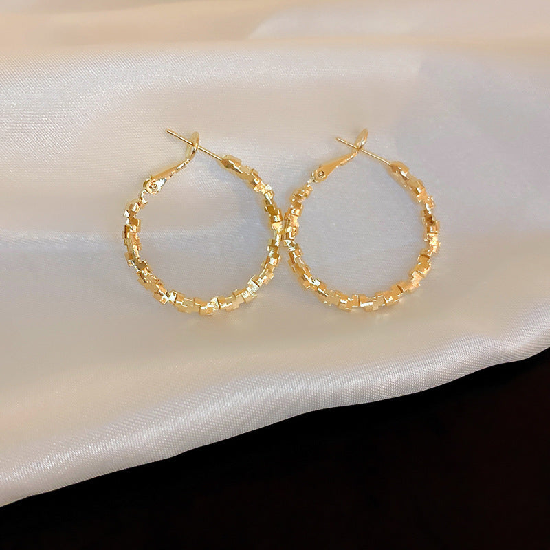 Orecchini a cerchio geometrici da donna in acciaio inossidabile placcato oro con perni in acciaio, stile chic
