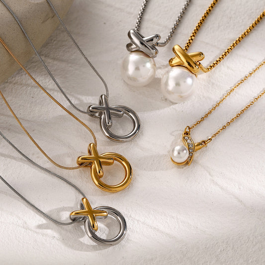 Fashionable 18K Gold Plated Stainless Steel Cross Pearl Pendant Necklace with XO Design and Snake Chain
