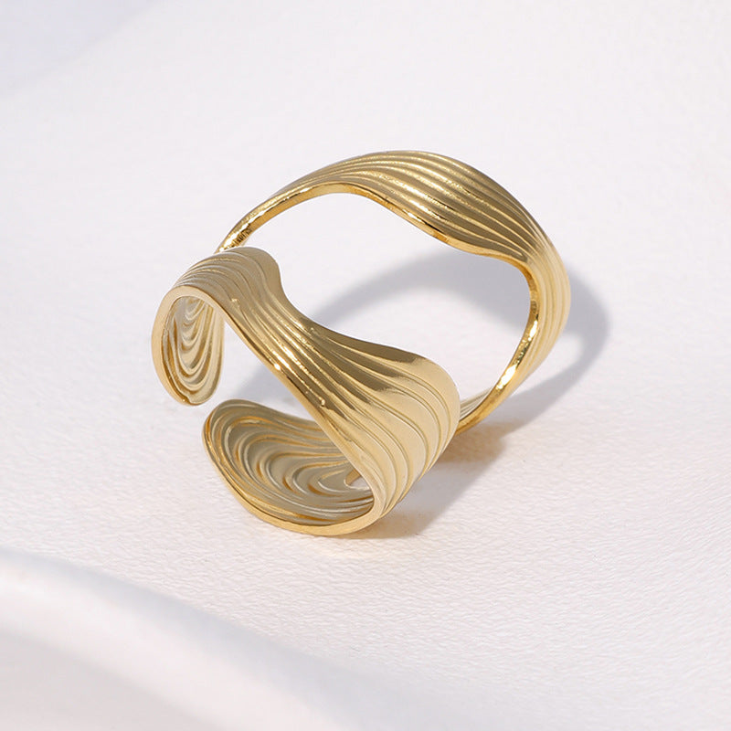 Anello da donna in acciaio inossidabile a forma geometrica irregolare e aperta, con finitura placcata e stile moderno minimalista