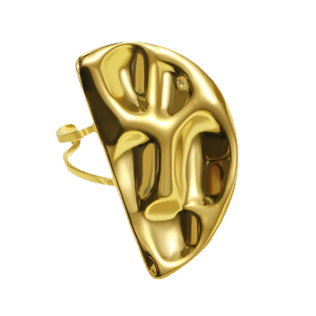 Eleganti orecchini e anello abbinato in acciaio inossidabile geometrico con finitura martellata e placcata