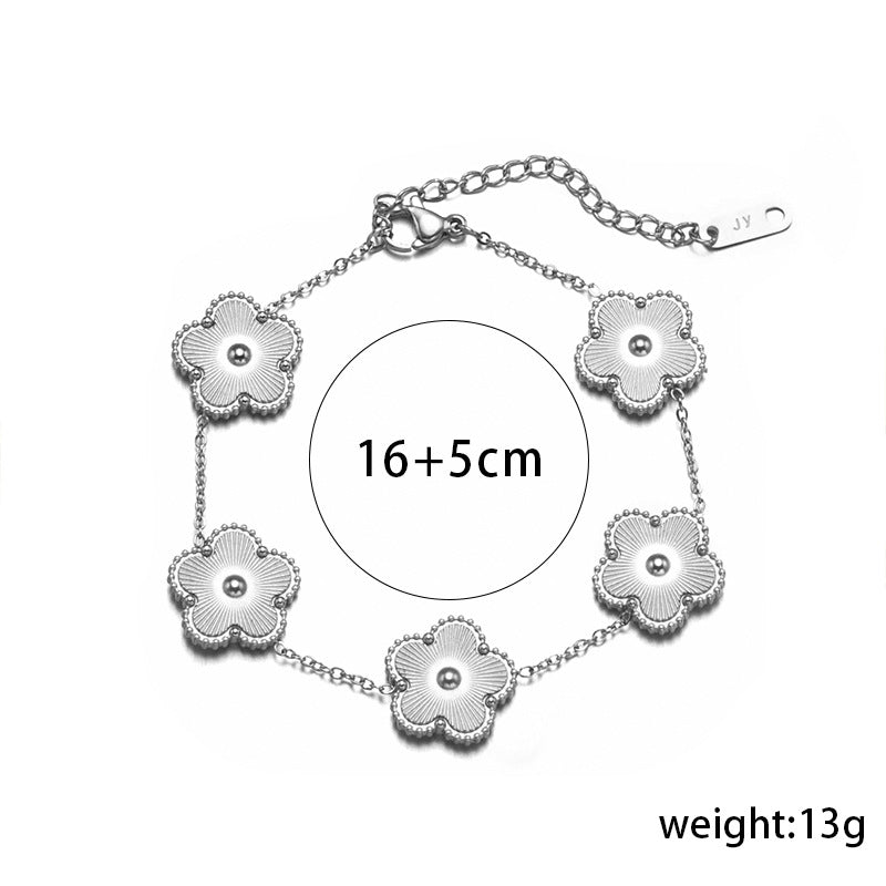 Parure Minimalista con Collana a Cinque Petali in Acciaio al Titanio con Design a Trifoglio Tagliato al Laser, Finitura Galvanizzata, Catena a O, per Donna