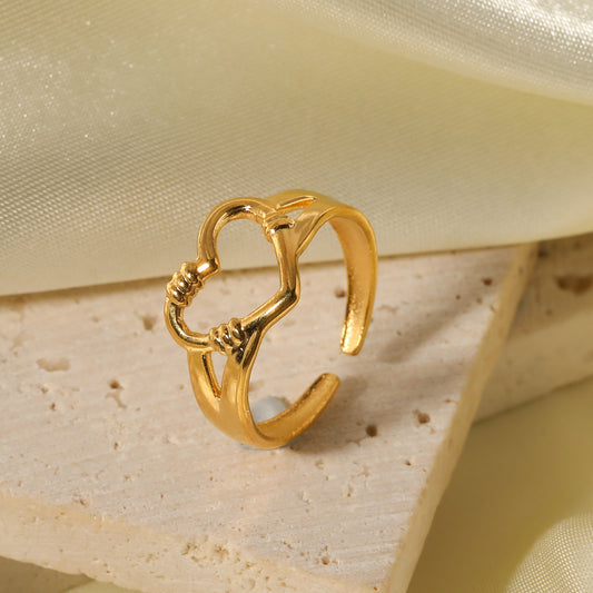 Anello da donna regolabile a fascia aperta minimalista a forma di cuore in acciaio inossidabile placcato oro sottovuoto