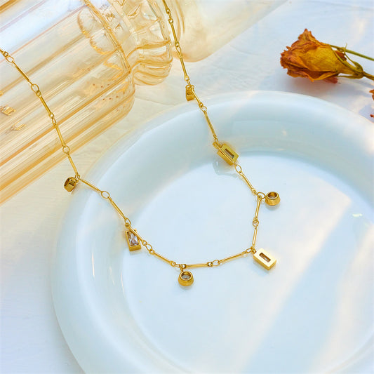 Collana con Pendente Quadrato e Rotondo Minimalista con Strass in Acciaio al Titanio con Finitura Placcata da Donna