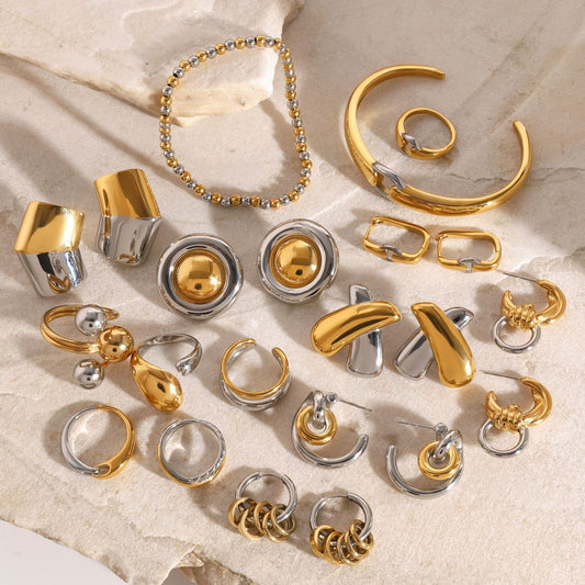 Conjunto de Anillo, Pendientes de Tuerca y Pulsera Ajustable con Cadena de Cuentas de Acero Inoxidable Chapado con Diseño Geométrico a la Moda