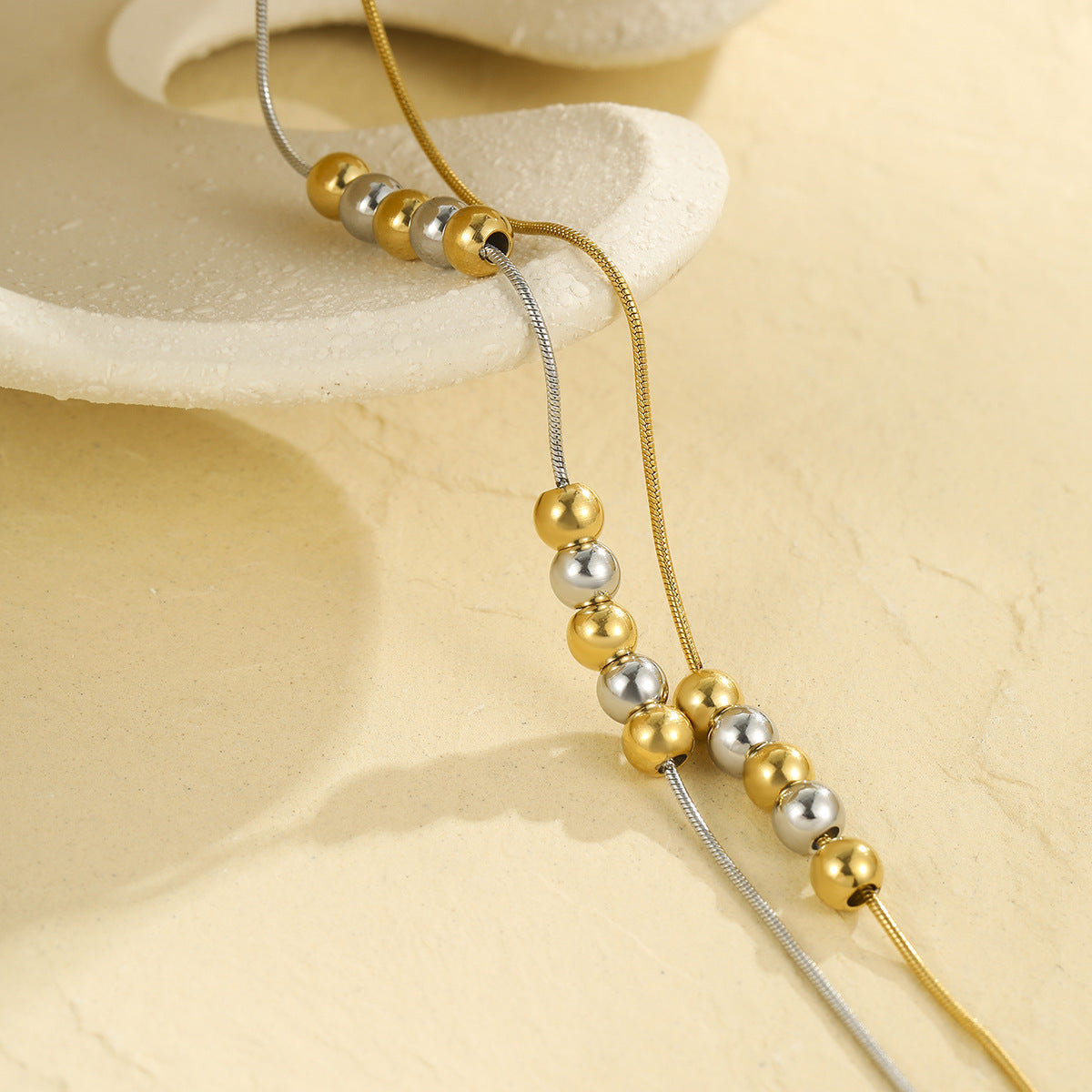 Collar de cadena de serpiente de acero inoxidable geométrico minimalista de moda para mujer con acabado chapado y diseño delicado para la clavícula