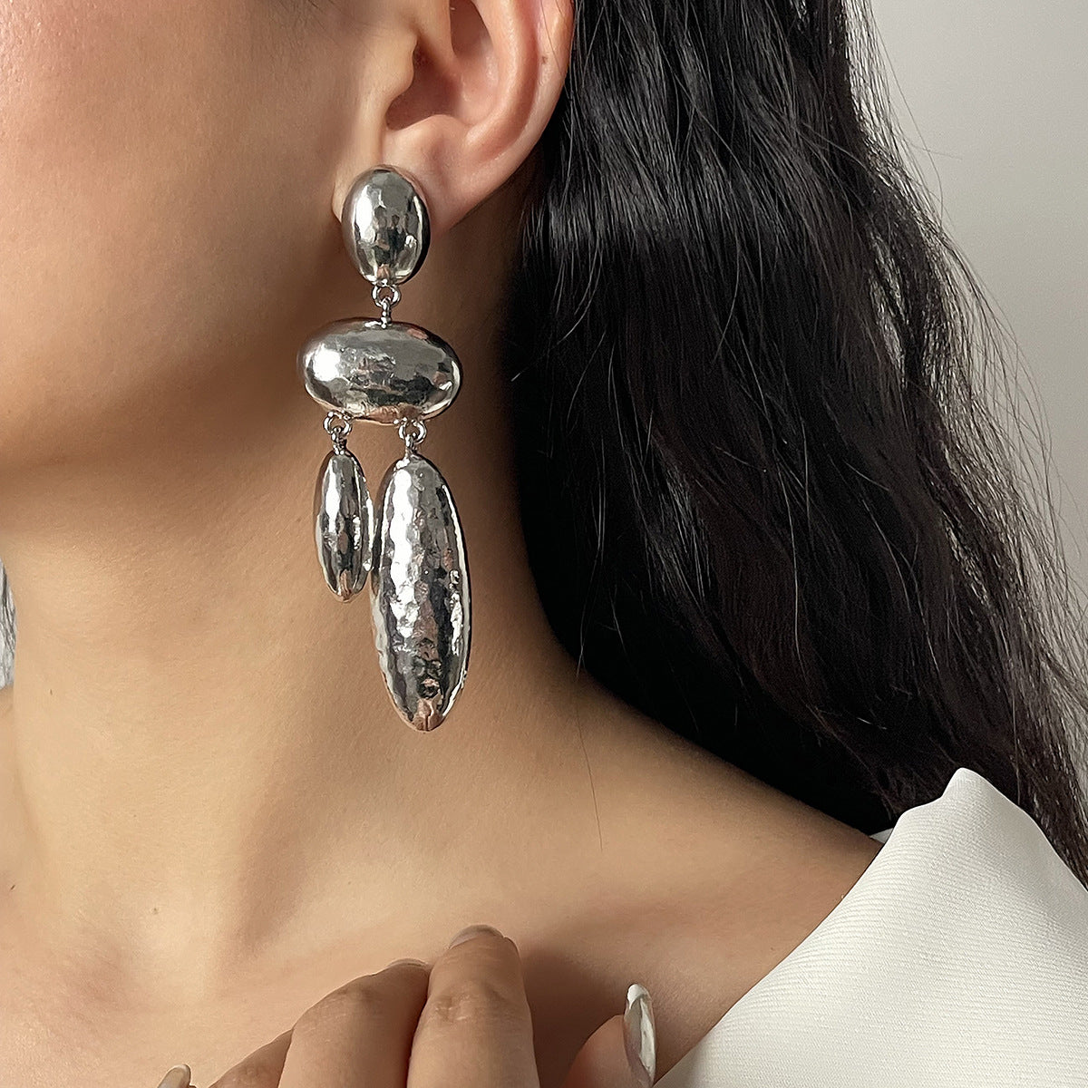 Elegantes pendientes geométricos de aleación para mujer con estilo moderno y sofisticado y diseño contemporáneo minimalista