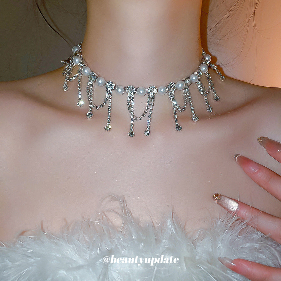 Collar Pendiente Vintage Elegante de Perlas y Diamantes de Imitación con Flores para Mujer con Cadena para Clavícula