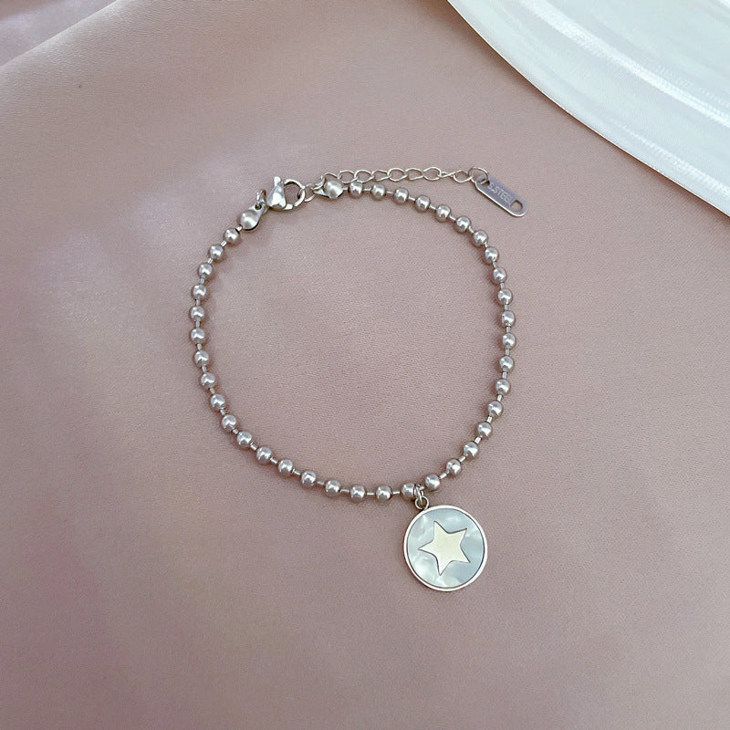 Pulsera de Cuentas de Nácar con Forma de Estrella de Estilo Vintage en Acero de Titanio con Chapado en Oro para Mujer