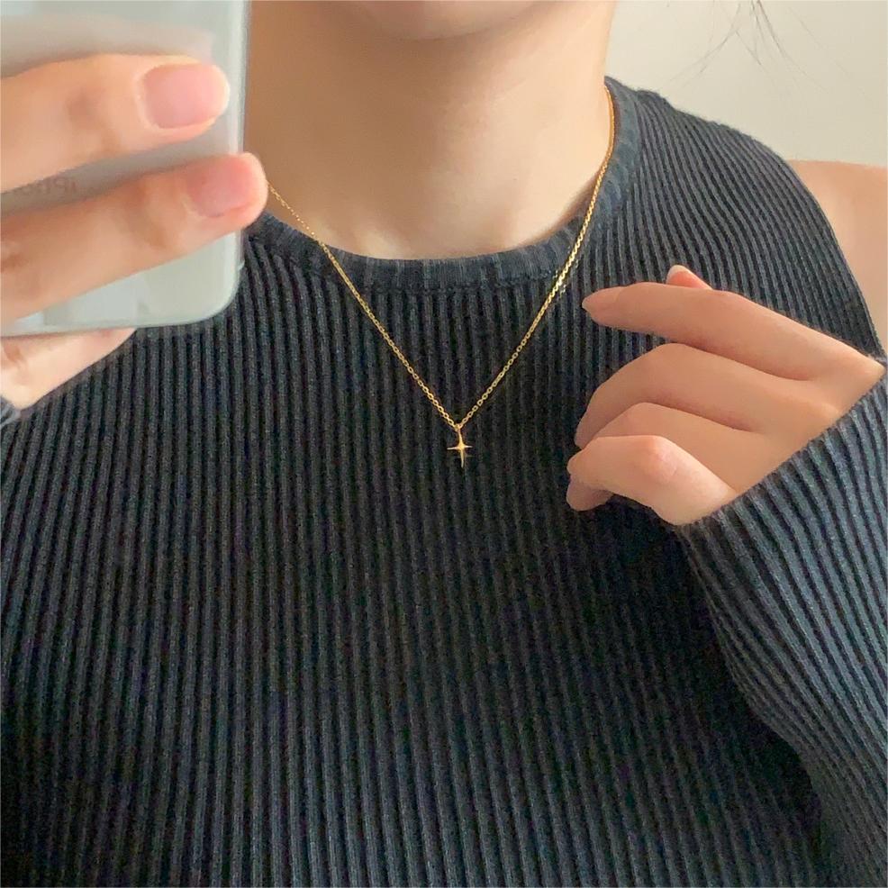 Collana con Pendente a Stella Geometrico Minimalista in Argento Sterling 925 Placcato Oro, Delicata Catena a Croce per Donna