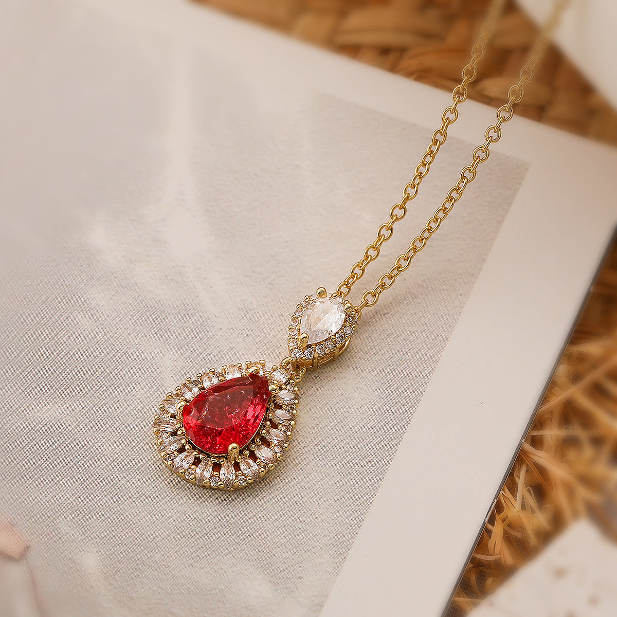 Minimalist Teardrop-Shaped Copper Necklace with 18K Gold Plating and Cubic Zirconia for Women