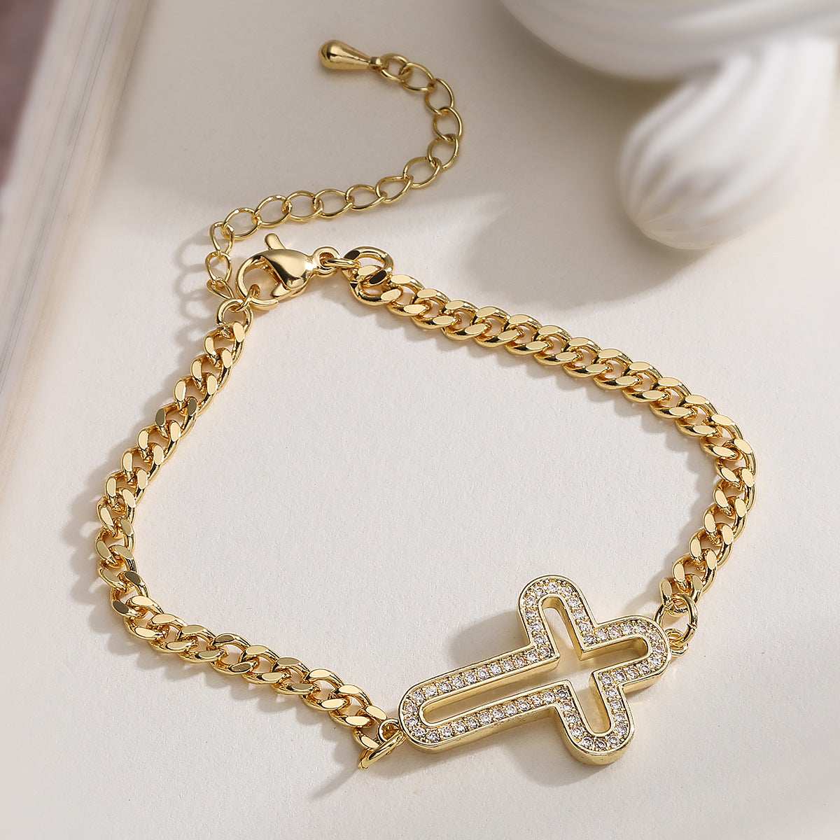 Hip-hop Fashion 18K Gold Plated Brass Cross Butterfly Cubic Zirconia Inlay Bracelet for Women