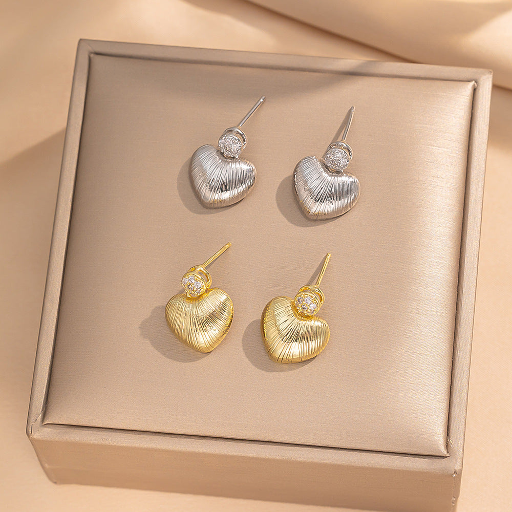 Minimalist Modern Heart-Shaped Titanium Steel Earrings with Real Gold Plating Hypoallergenic Elegant Statement Earrings for Women