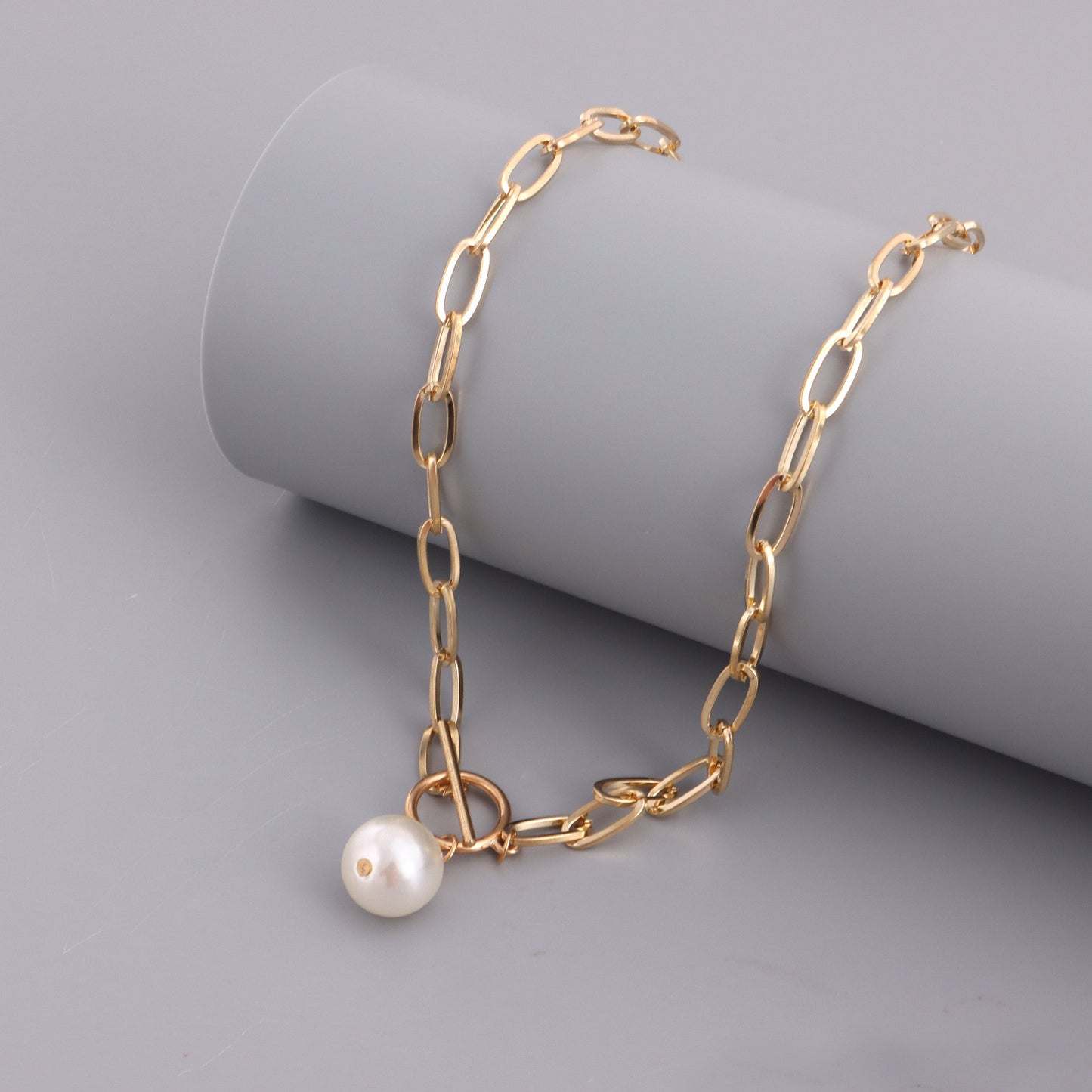 Minimalist Punk Style Geometric Paperclip Bamboo Link Necklace with Large Pearl Pendant for Women