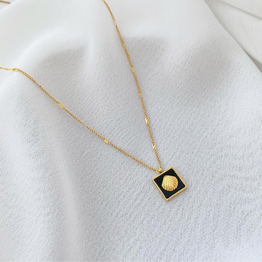 Minimalist Black Square Pendant Necklace in Titanium Steel with Plated Finish for Clavicle Wear Unisex Fashion Jewelry