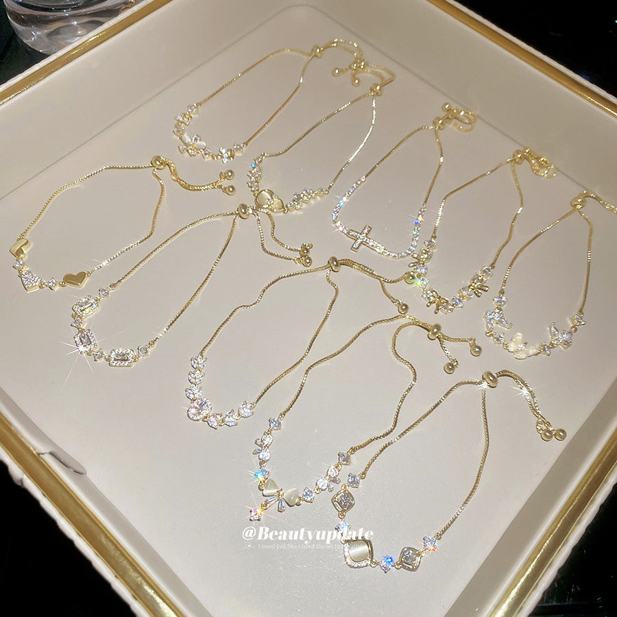 Elegante Pulsera Floral de Zirconia Chapada en Oro de Lujo para Mujer con Diseño Inspirado en Insectos y Motivo de Mariposa