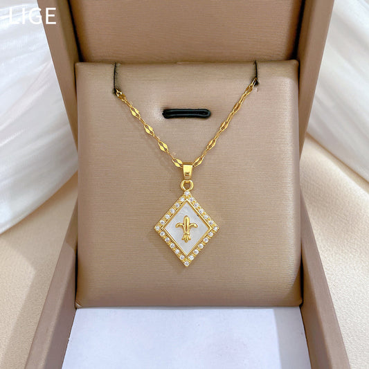Collana da Donna in Acciaio al Titanio con Strass Geometrici Minimalisti e Delicati Inserti a Conchiglia e Zirconi Simil-Diamante