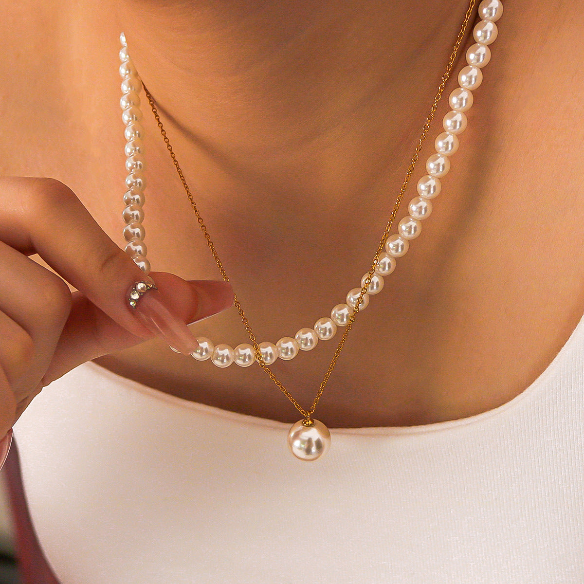 Collana con pendente geometrico in acciaio inossidabile stile vintage francese con charm in acciaio al titanio e finitura placcata sottovuoto in oro 18 carati per donna