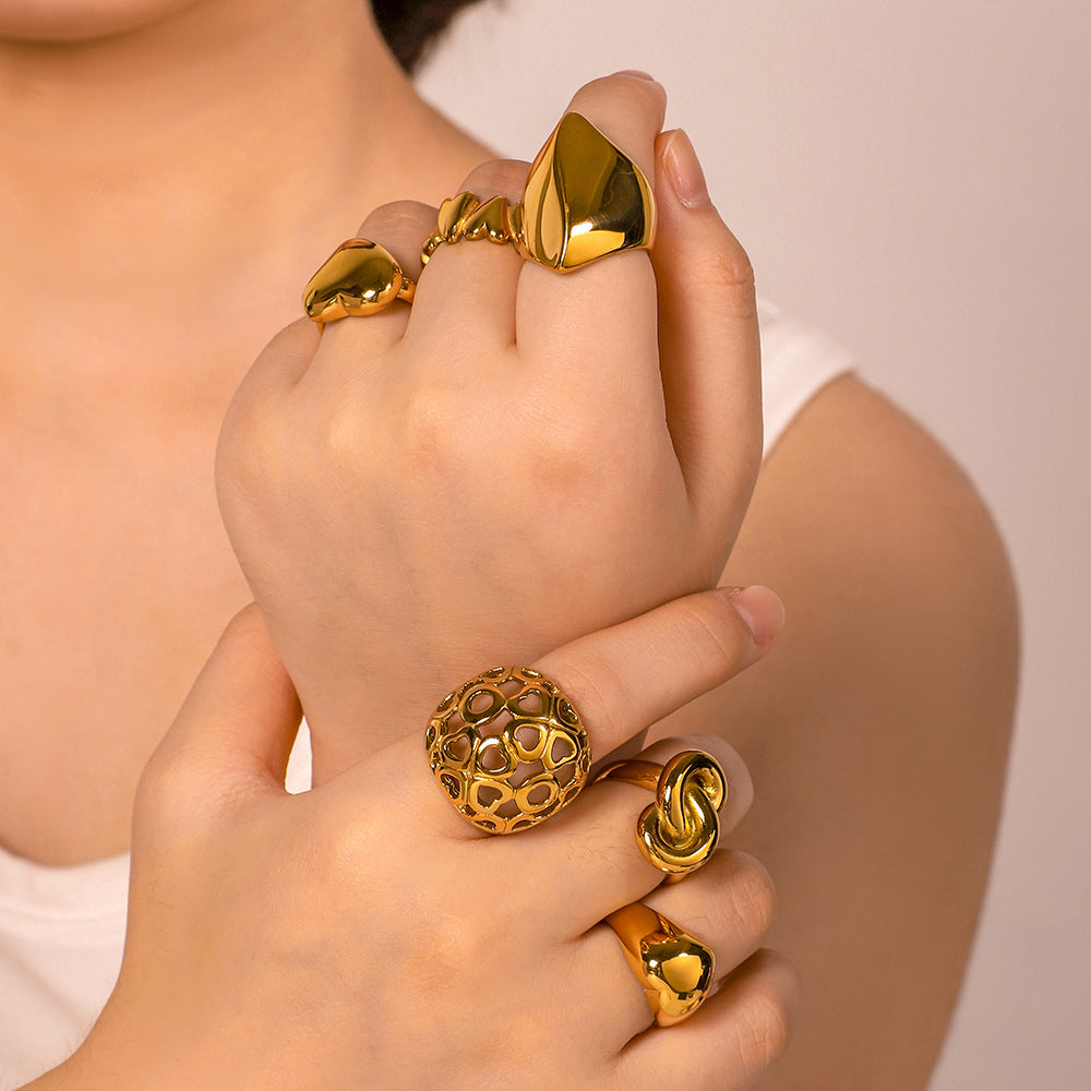 Minimalist Geometric Heart-Shaped Stainless Steel Ring with 18K Gold Plating for Women and Men