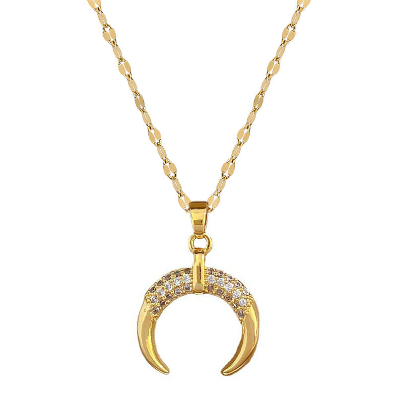 Collana pendente a mezzaluna minimalista da donna in acciaio al titanio con finitura placcata e delicata catena clavicola