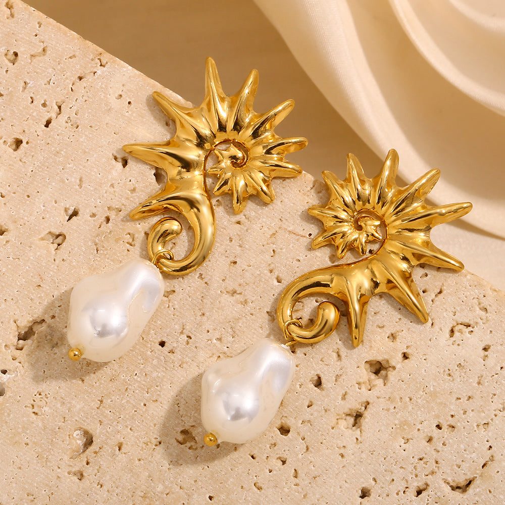 Fashionable Vintage-Style Seahorse-Shaped Stainless Steel Earrings with 18K Gold Plating and Baroque Pearl Accents