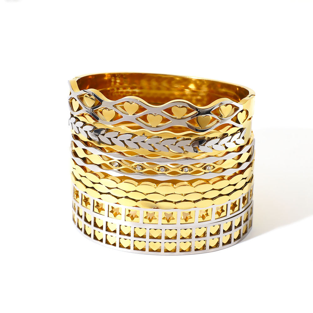 Ins Style Floral Wave Star Heart Stainless Steel Bracelet for Women with 18K Vacuum Plating