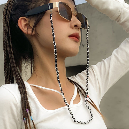 Collar con colgante geométrico estilo punk para mujer, con cadena de metal recubierta de PU y acabado galvanizado.