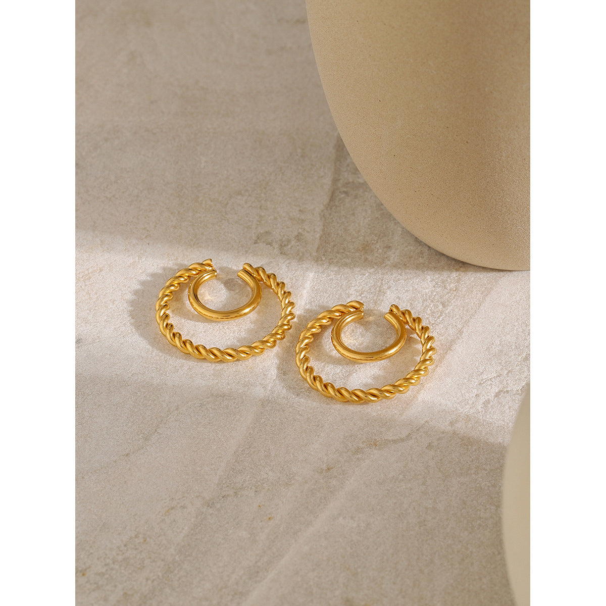 Fashion Ins Stile Acciaio Inossidabile Placcato Oro 18K Clip Orecchio a Doppia Spirale Ritorta a U per Donne