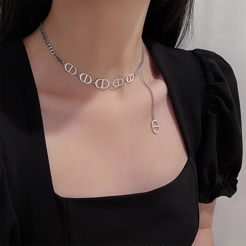 Minimalist Geometric Titanium Steel Necklace for Women with Vacuum Plated Finish and Cross Chain Design