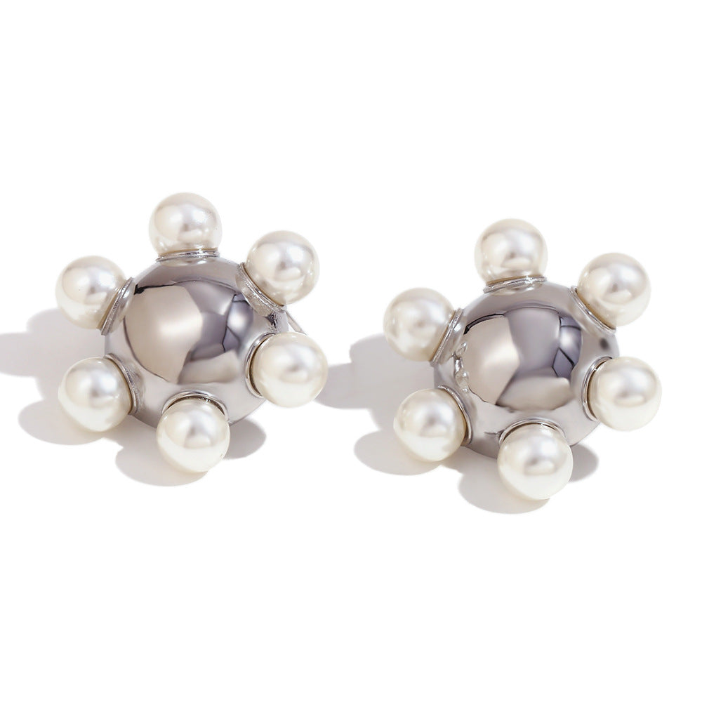 Vintage-Style Geometric Stainless Steel Earrings with 18K Gold Plated Outer Rim and Pearl-Finished Round Wheel Design for Women