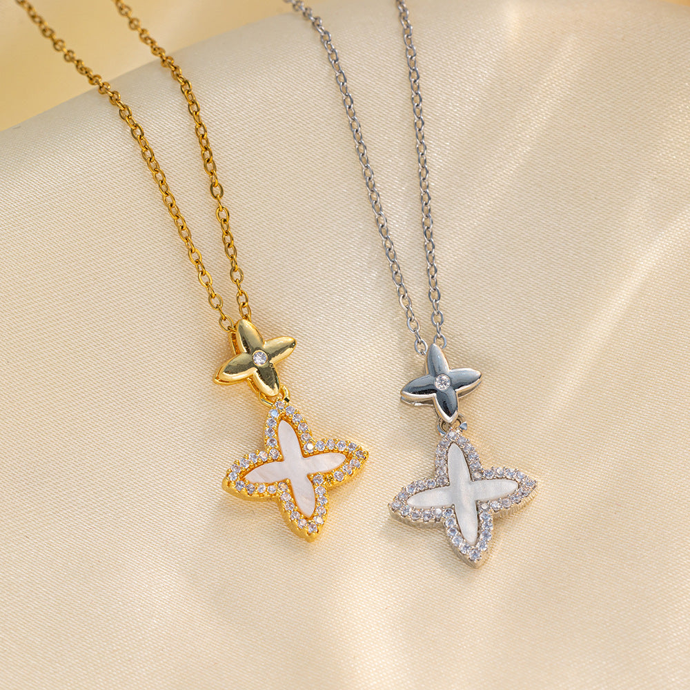Collana a Pendente Trifoglio Minimalista da Donna in Acciaio al Titanio con Intarsio di Strass e Finitura Placcata su Catena ad O
