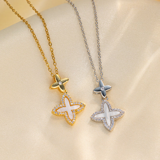 Collana a Pendente Trifoglio Minimalista da Donna in Acciaio al Titanio con Intarsio di Strass e Finitura Placcata su Catena ad O