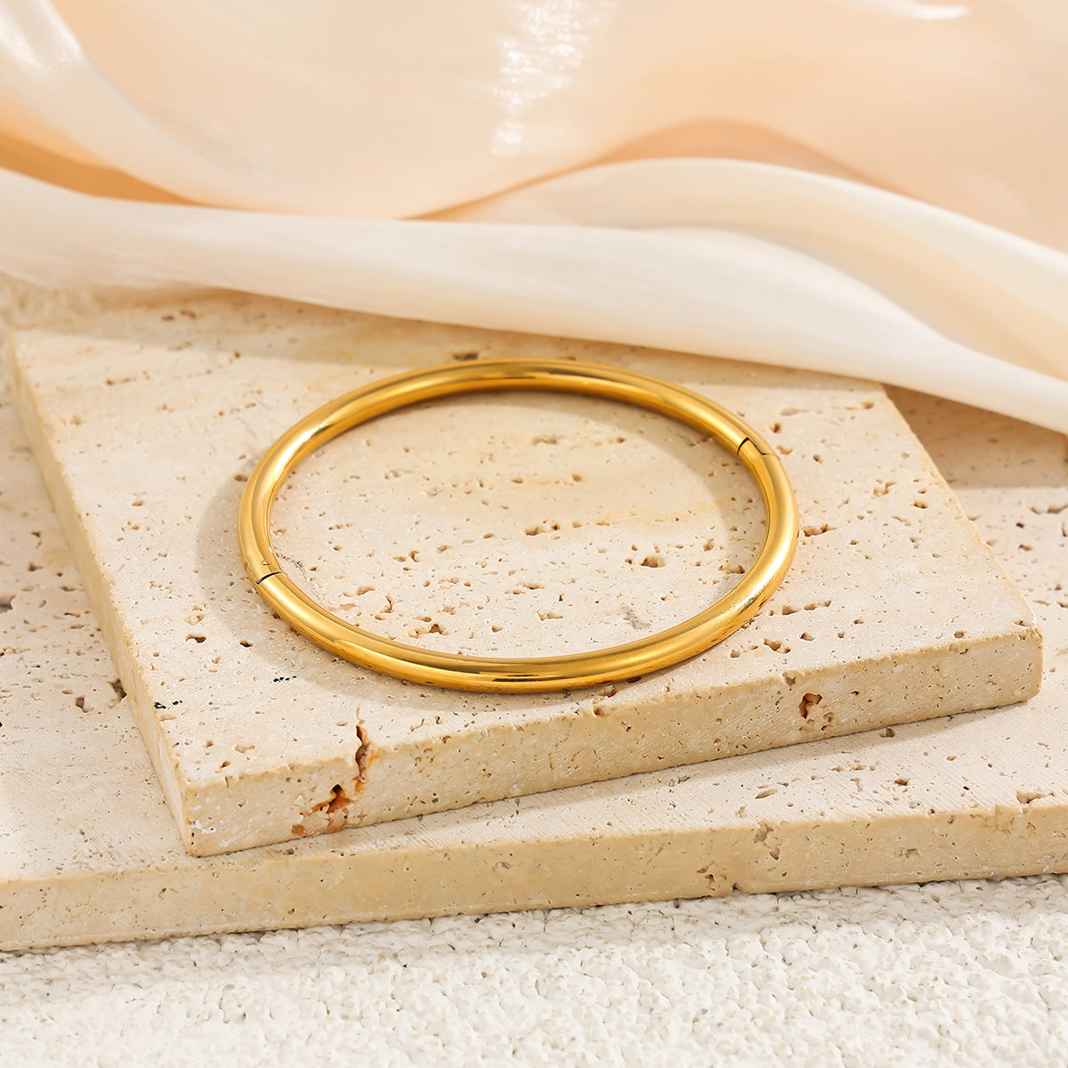18K Gold Plated Stainless Steel Geometric Round Rhinestone Inlay Spring Bangle Bracelet