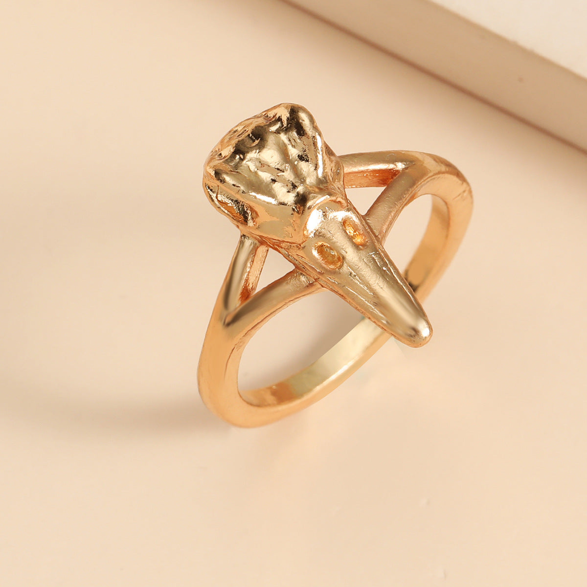 Gothic Punk Skull-Shaped Alloy Ring with Electroplated Finish for Unisex Streetwear Fashion