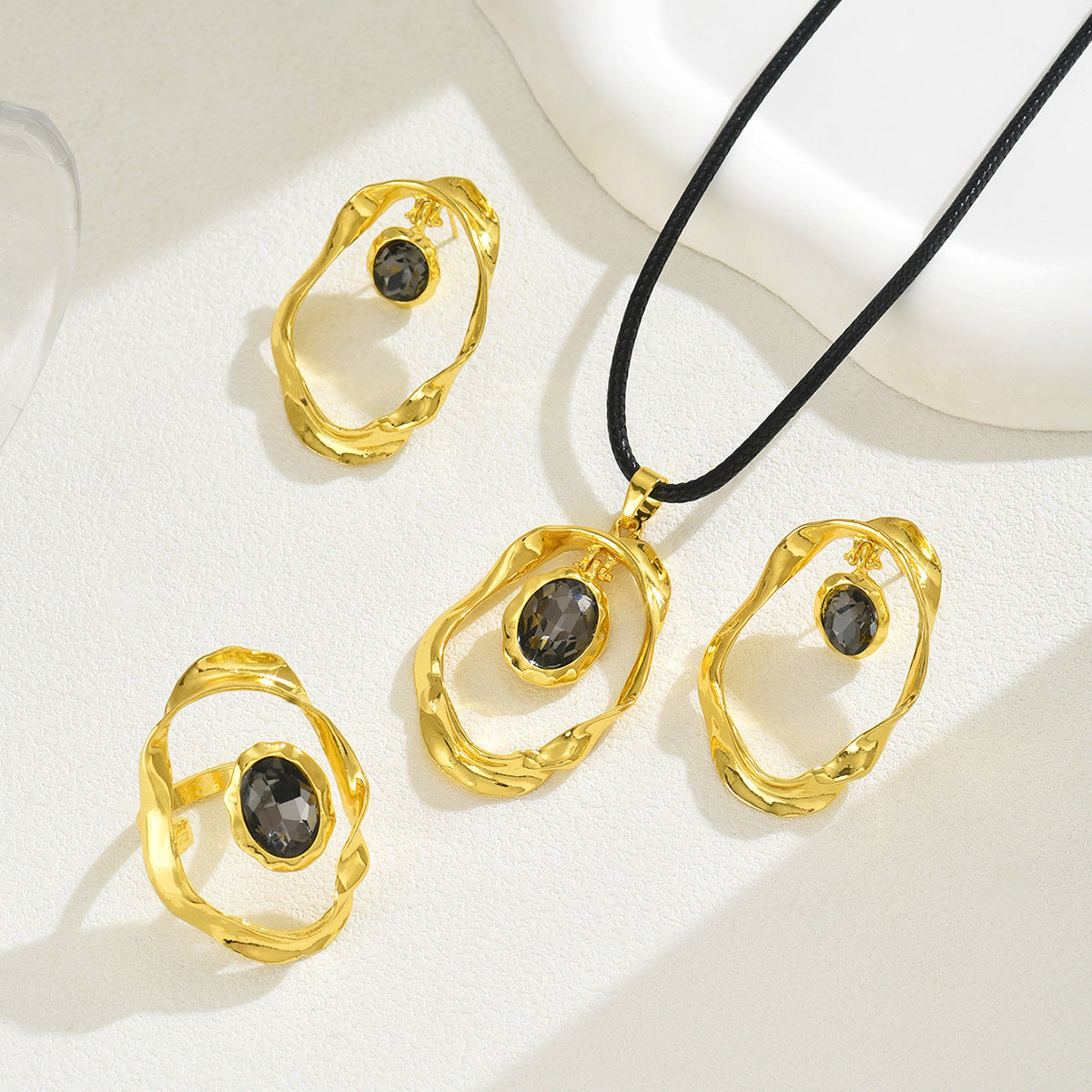 Conjunto de Collar, Pendientes y Anillo Irregulares Geométricos Minimalistas de Aleación con Incrustaciones de Cristal para Mujer