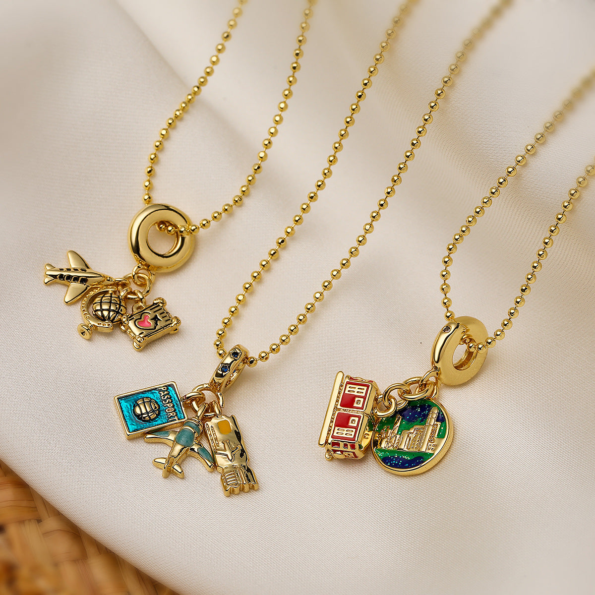 Minimalist Airplane-Shaped Pendant Necklace for Women with Copper Base and Gold Plating Enamel Finish