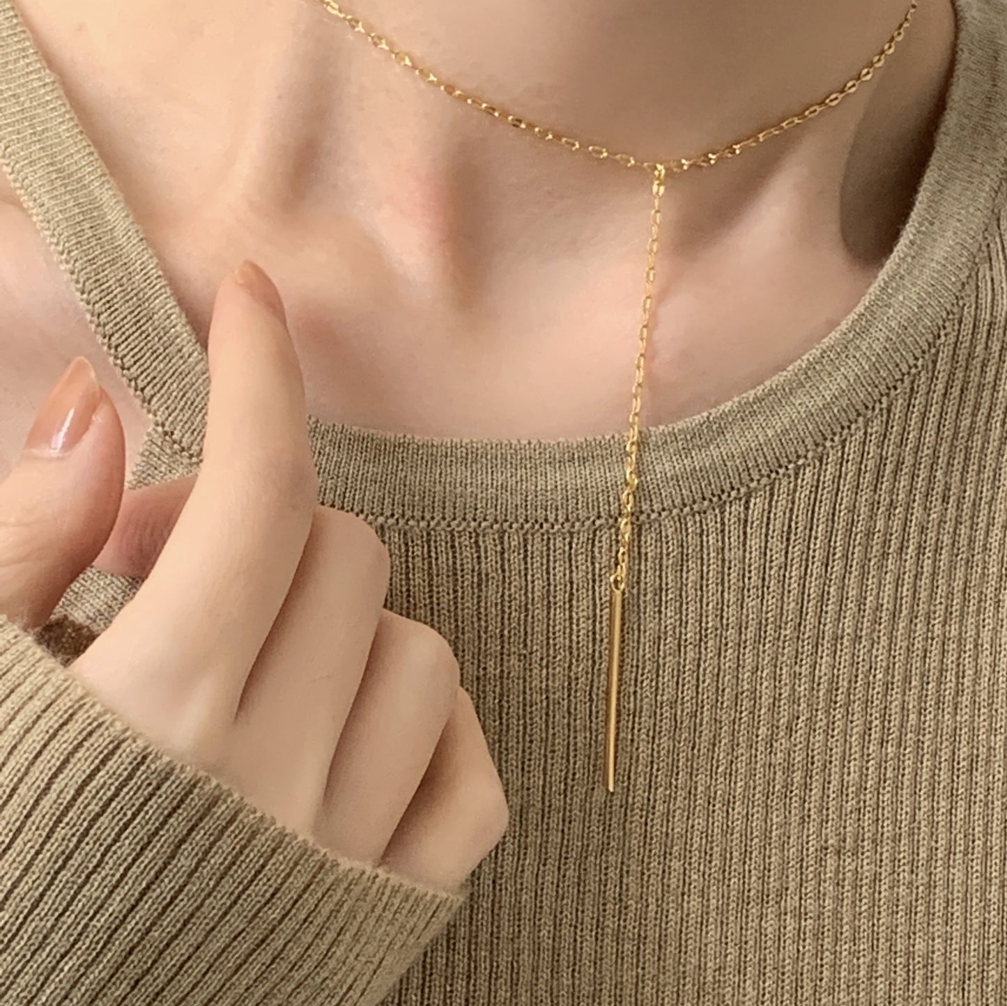 Bonito collar de labios geométricos de plata de ley 925 chapado en oro