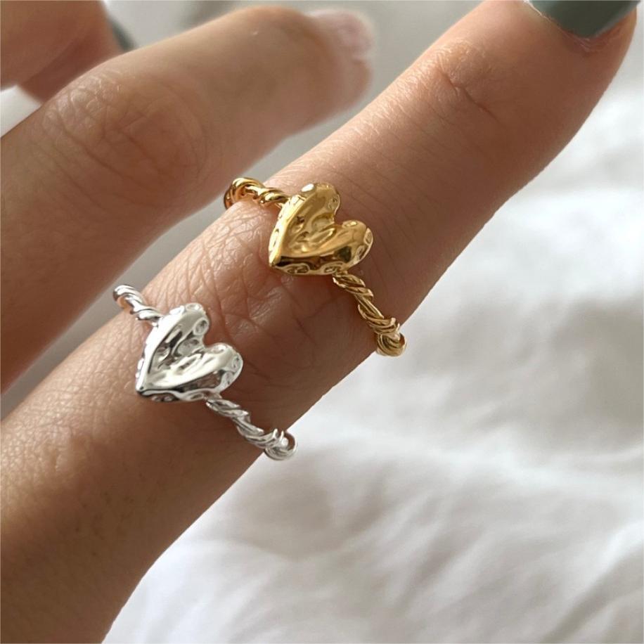 Anillo de plata de ley 925 con corazón irregular geométrico y minimalista para mujer